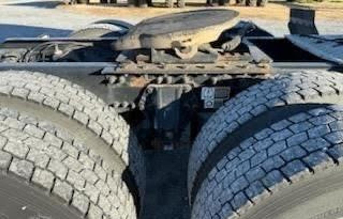 Used 2017 Kenworth T680 Sleeper Semi Truck