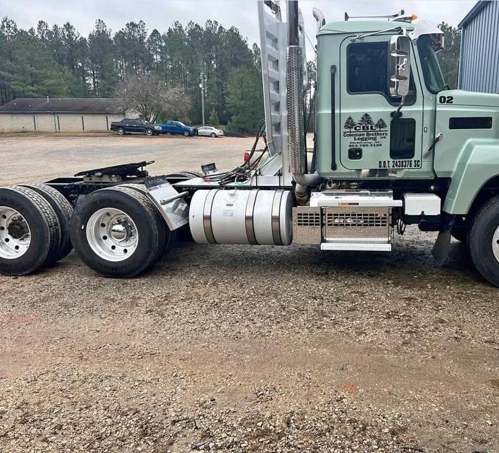 Used 2022 Mack Pinnacle 64T