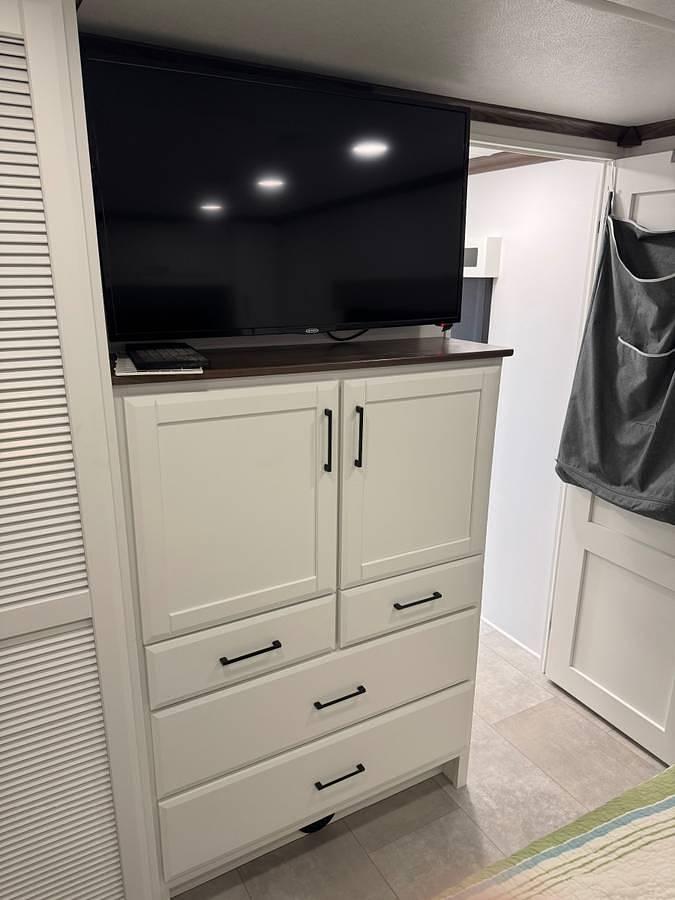 Used 2024 Forest River Riverstone Legacy 42FSKG