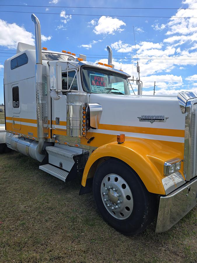 Used 2001 Kenworth W900L
