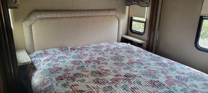 Used 2018 Fleetwood Flair LXE 30U