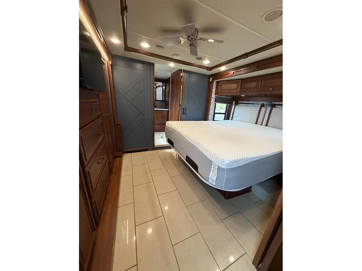 Used 2015 Winnebago Itasca Ellipse 42HD