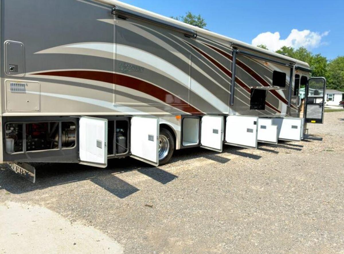 Used 2015 Fleetwood Discovery 40E Class A Diesel Motorhome