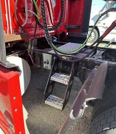 Used 2018 Freightliner CASCADIA 126