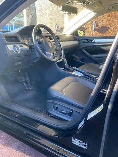 Used 2012 Volkswagen Passat SE w/Sunroof