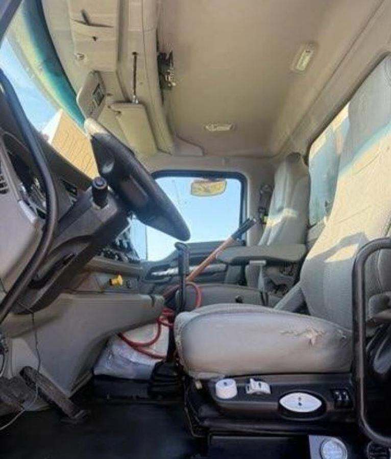 Used 2018 KENWORTH T880 Dump Truck