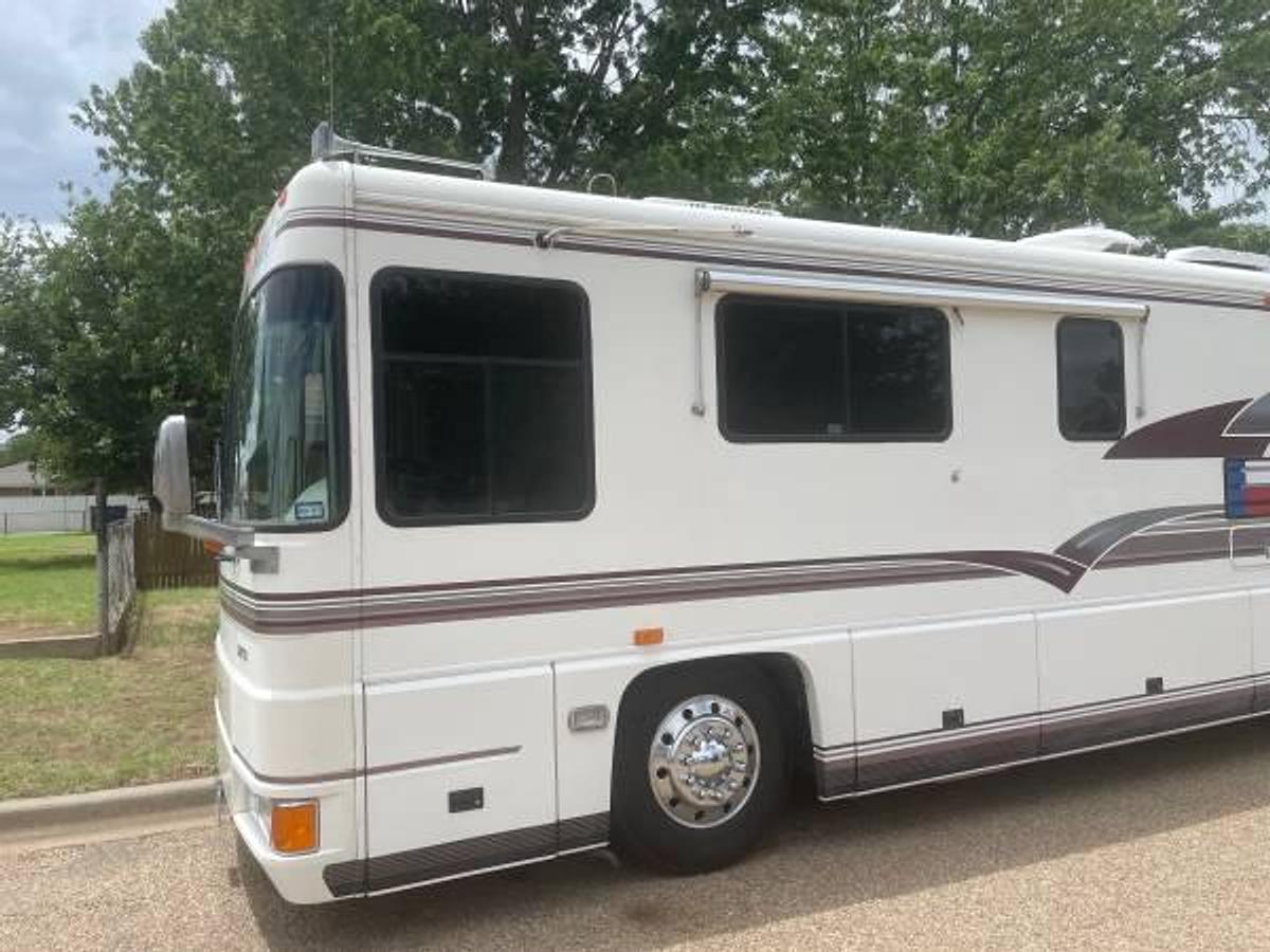 Used 1996 Foretravel U270 36' Class A Diesel Pusher