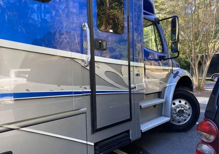 Used 2017 Dynamax DX3 37TS