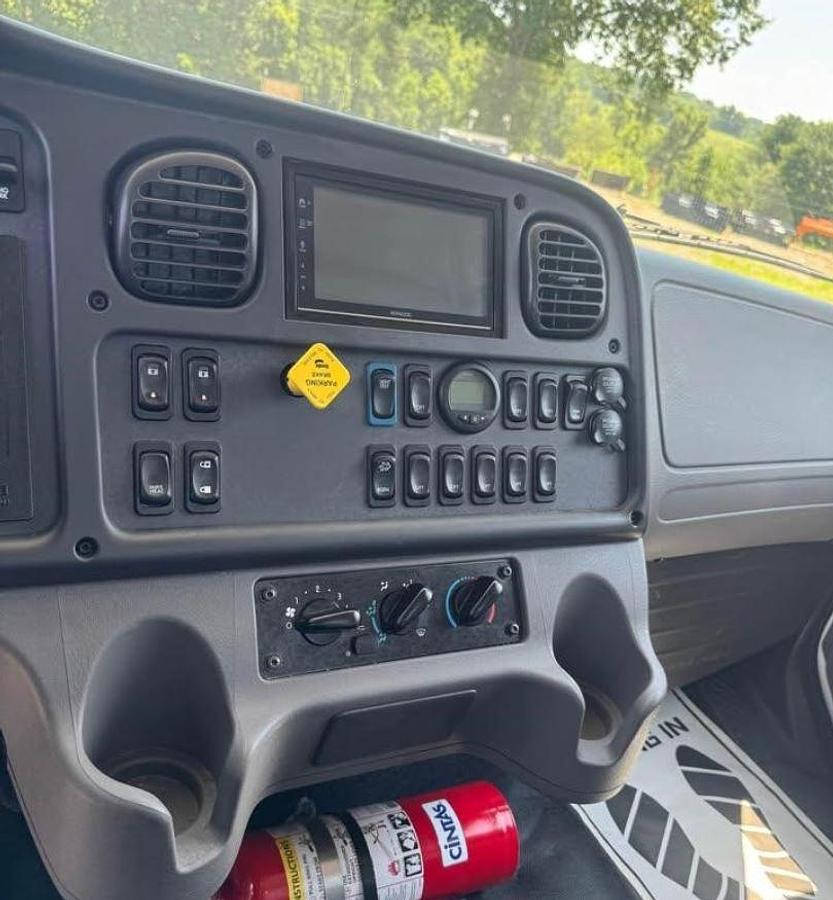 Used 2023 Freightliner Business Class M2 106