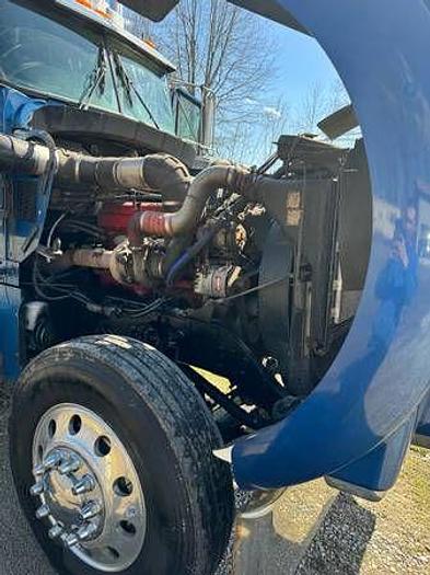 Used 2005 KENWORTH W900L