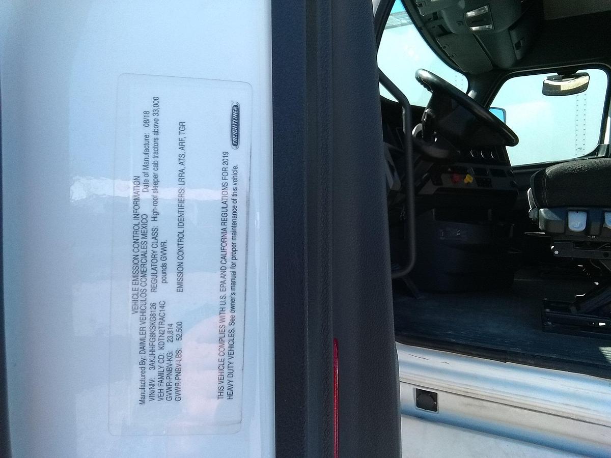 Used 2019 Freightliner Cascadia 126