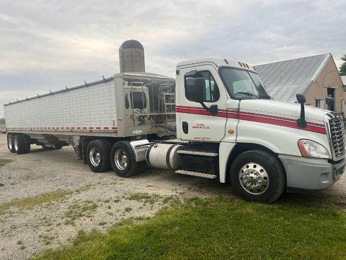 Used 2015 Freightliner Cascadia 41Ft Wilson Grain Hopper Trailer2015 Freightliner Cascadia Daycab and 41Ft Wilson Grain Hopper Trailer
