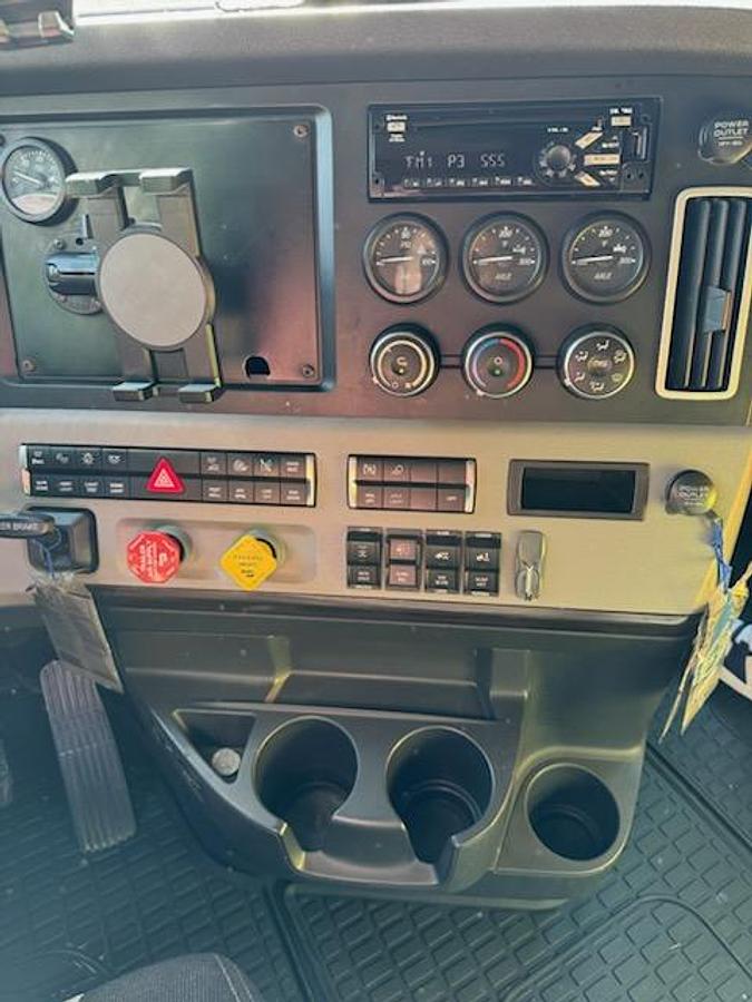 Used 2020 Freightliner Cascadia 125