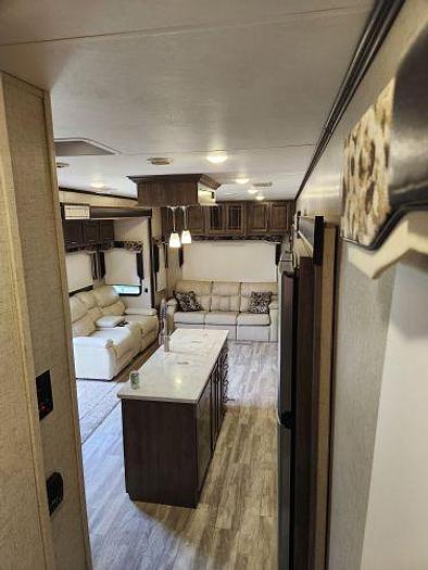 Used 2017 KZ Durango Gold G384RLT