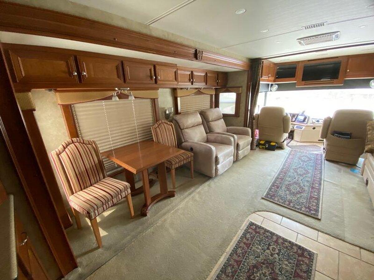 Used 2007 Country Coach Tribute 260