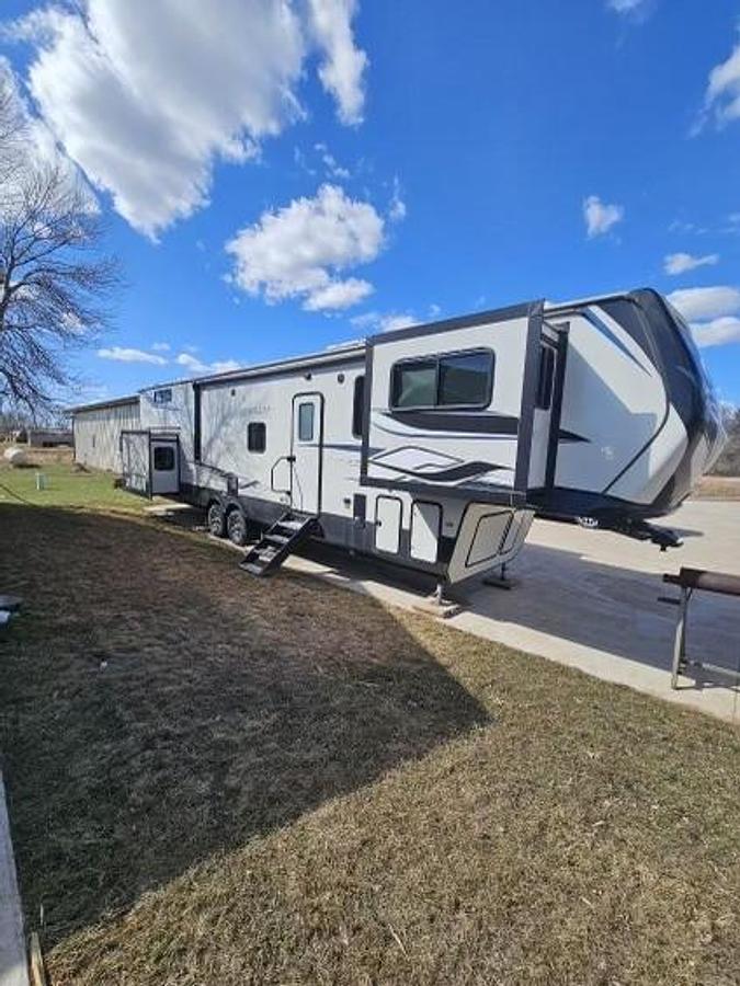 Used 2022 Keystone Montana High Country Fifth Wheel
