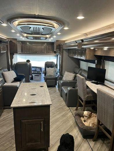 Used 2023 American Coach American Dream 45D