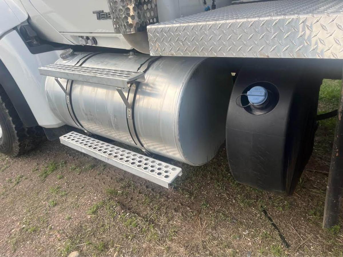 Used 2024 Kenworth T880 Dump Truck