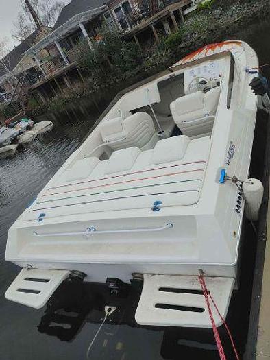 Used 2000 Unlimited Warlock 24 Foot Powerboat with Trailer