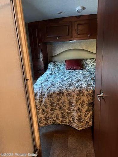 Used 2015 Winnebago Vista 31KE