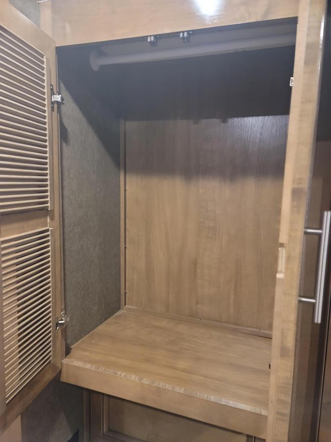 Used 2020 Thor Motor Coach Miramar 37.1 Class A Motorhome