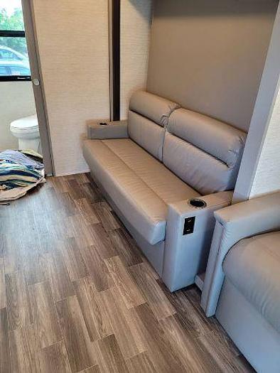 Used 2021 Tiffin Wayfarer 25RW