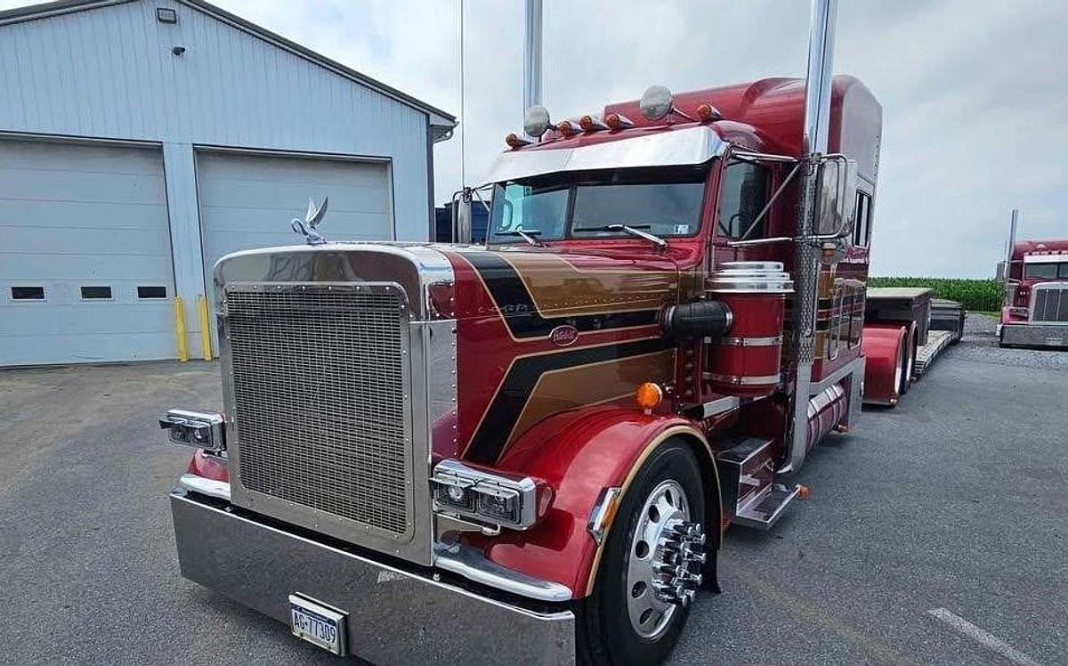 Used 2013 Peterbilt 389 Sleeper Semi Truck