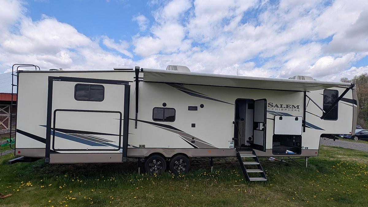 Used 2022 Forest River Salem Hemisphere 356qb