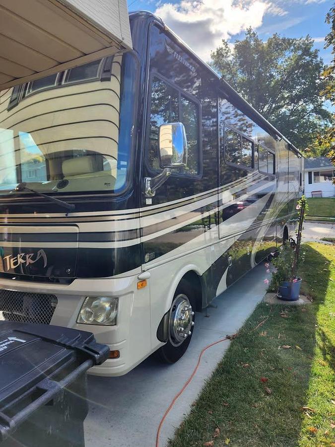 Used 2010 Fleetwood Terra Class A Motorhome