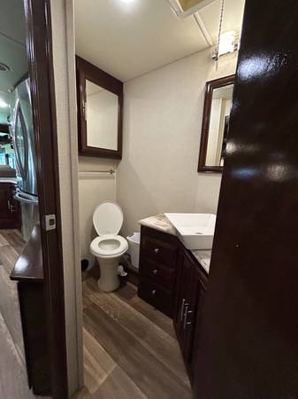 Used 2019 Forest River Georgetown Ds 369xl