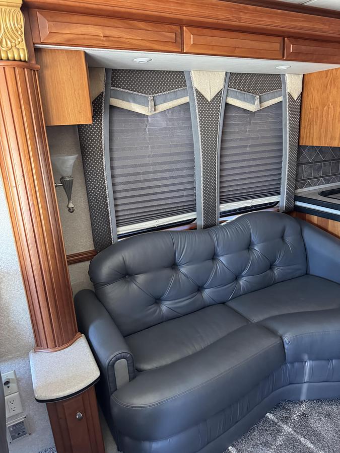 Used 2005 Newmar Essex 4505 Class A Motorhome