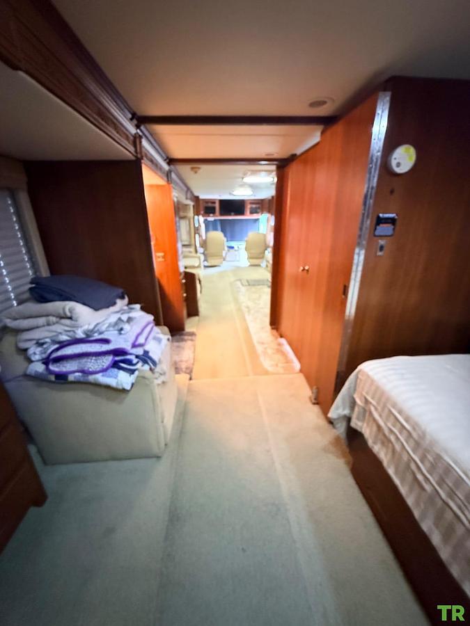 Used 2009 Fleetwood Expedition 38R Class A Diesel Pusher