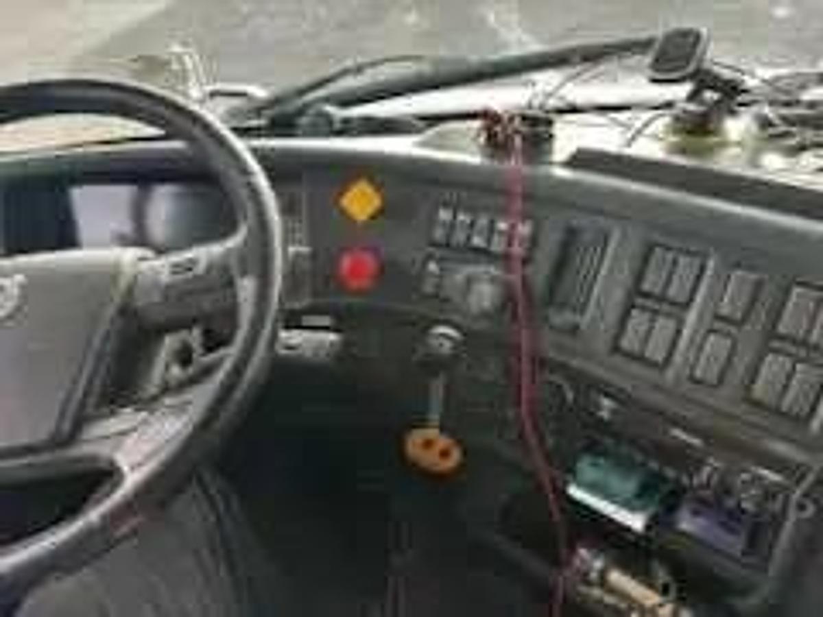 Used 2020 Volvo VNL860 XL Globetrotter