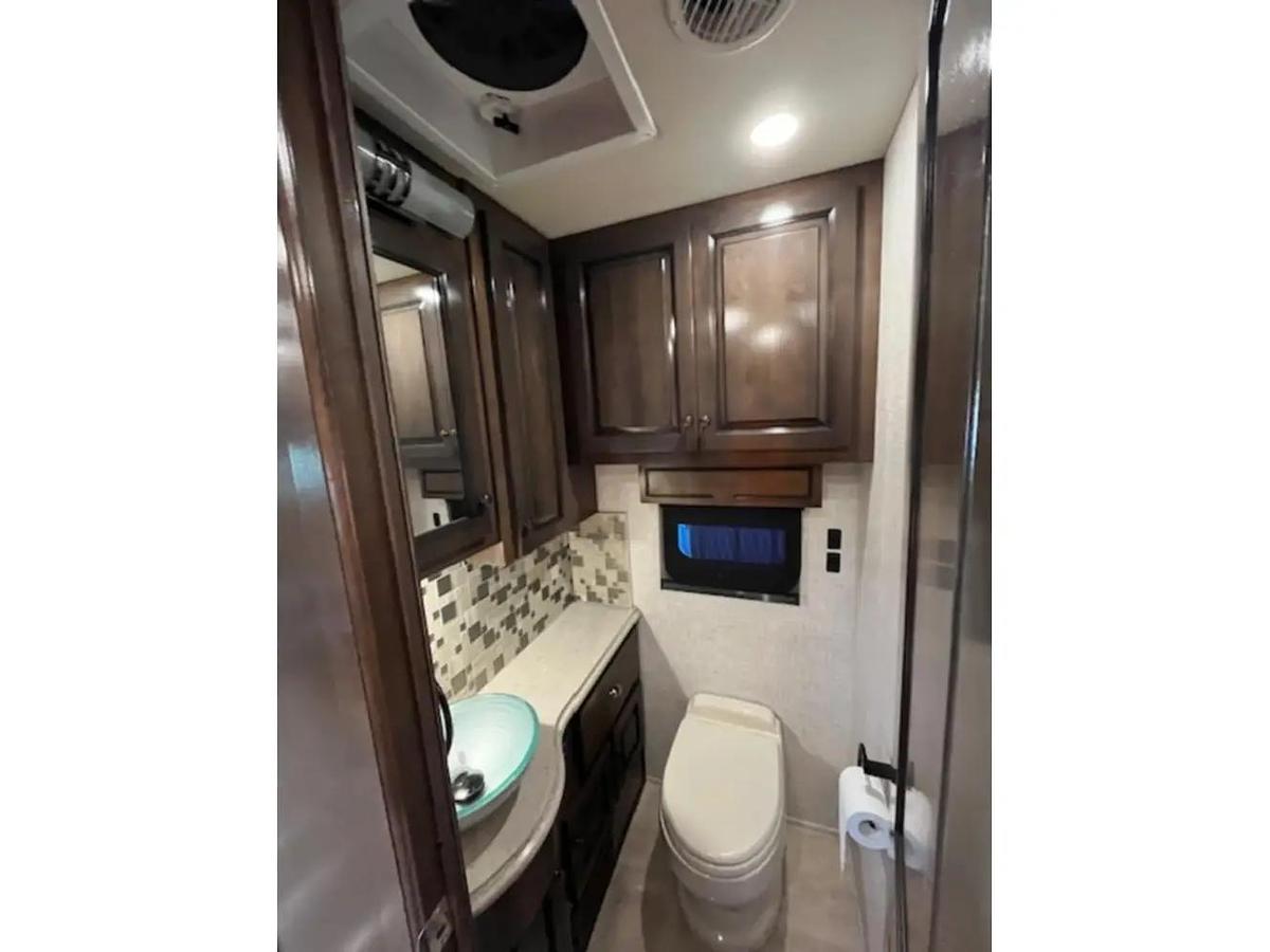 Used 2022 Newmar Dutch Star 4081
