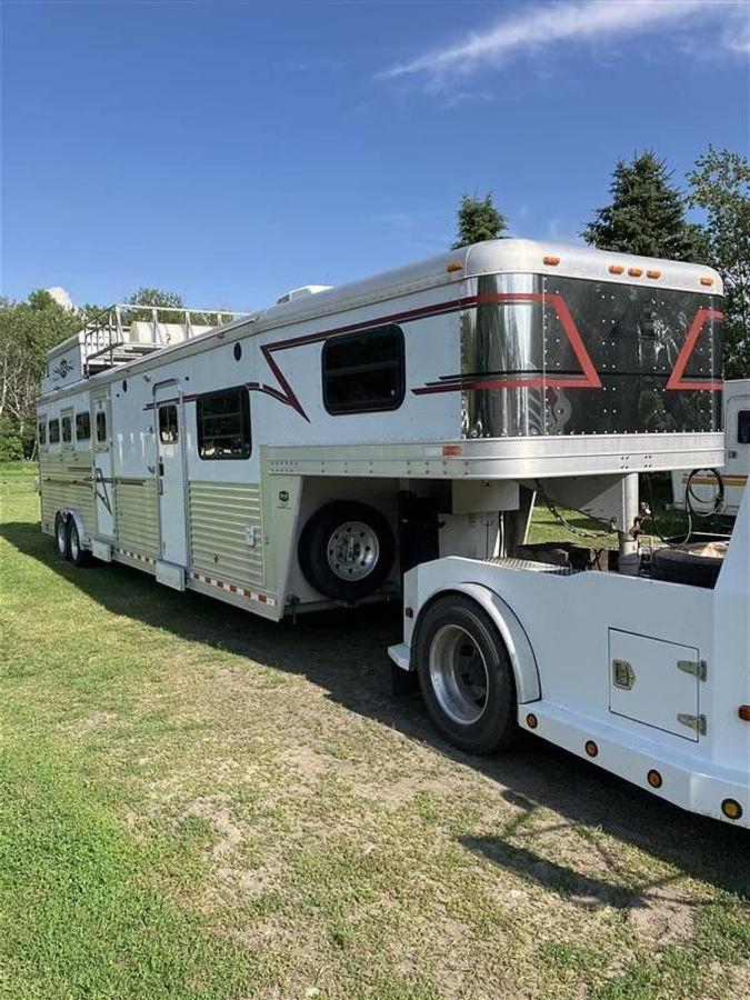 Used 2005 Elite 5 Horse Trailer