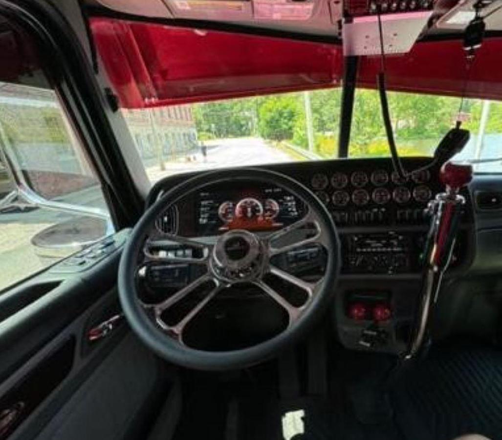 Used 2024 Peterbilt 389