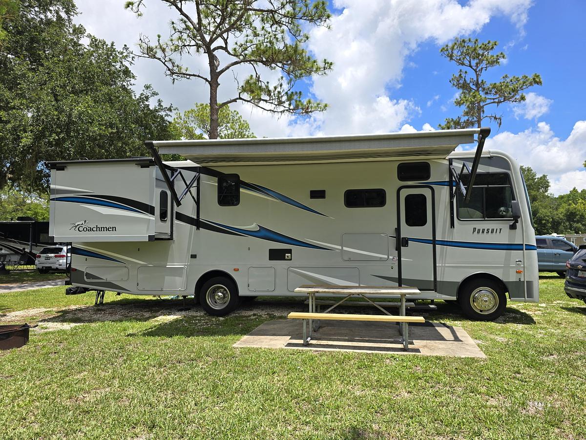 Used 2022 Coachmen Pursuit 31TS Class A Motorhome