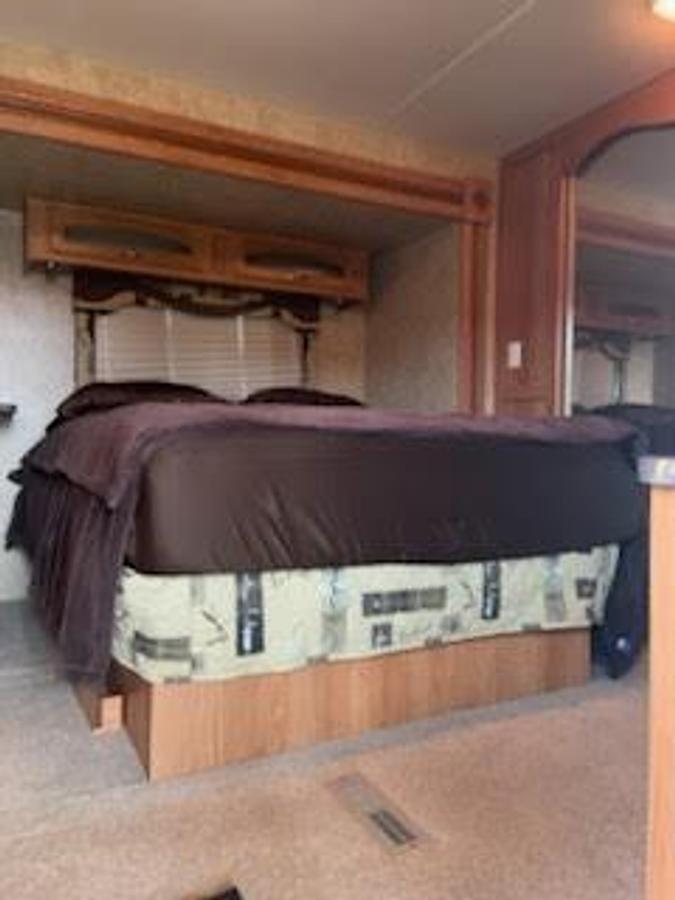 Used 2010 Jayco Eagle 320RLDS Travel Trailer