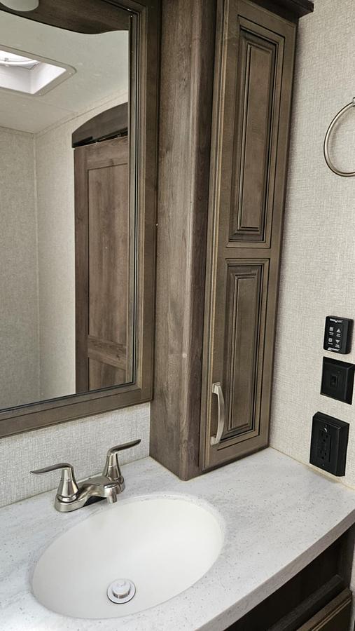 Used 2019 Keystone Montana 3121RL Fifth Wheel