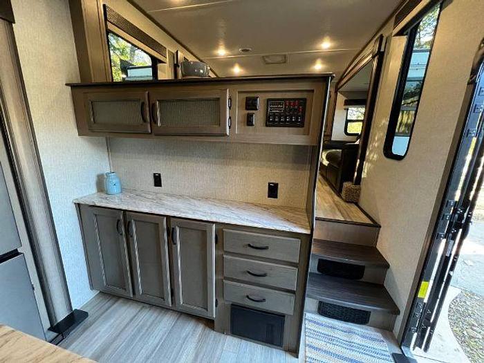 Used 2022 Coachman Chaparral 334FL