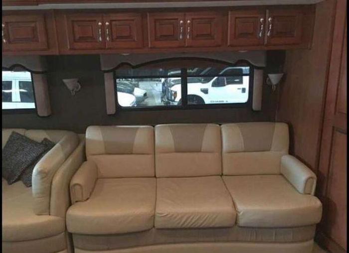 Used 2012 Fleetwood Discovery 40G