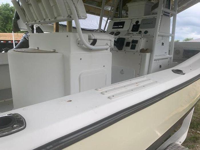 Used 1989 Larson Center Console Powerboat