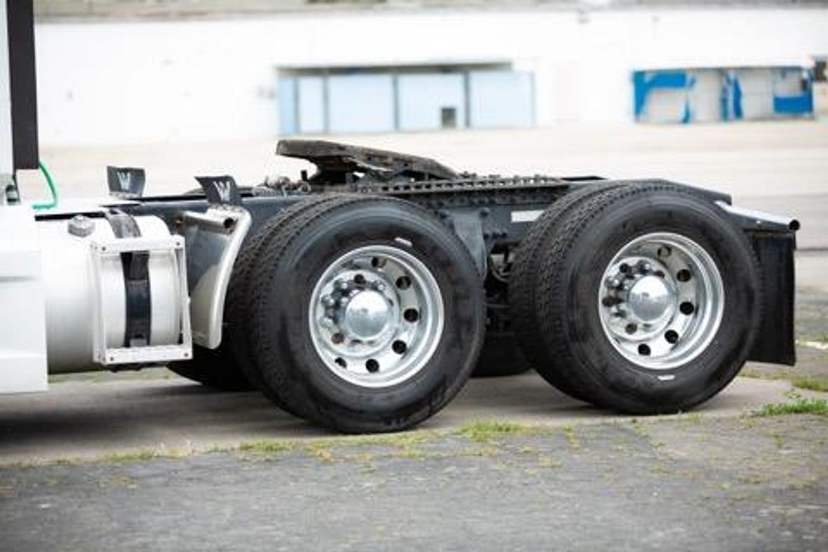 Used 2018 Western Star Sleeper Semi Truck