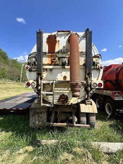 Used 2006 STERLING LT9513 Vacuum Truck