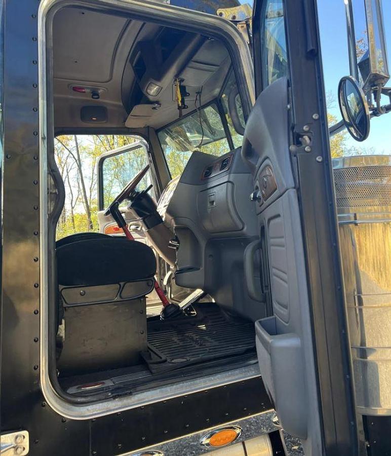 Used 2009 Peterbilt 389