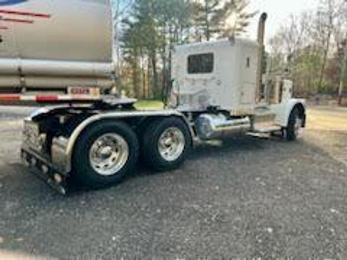 Used 2022 Peterbilt 389