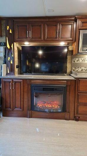 Used 2017 Newmar Ventana 3709