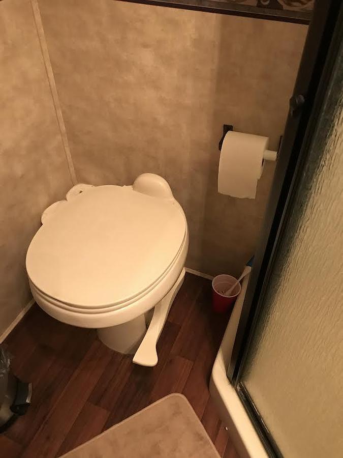 Used 2013 Forest River Sandpiper 315RE Fifth Wheel