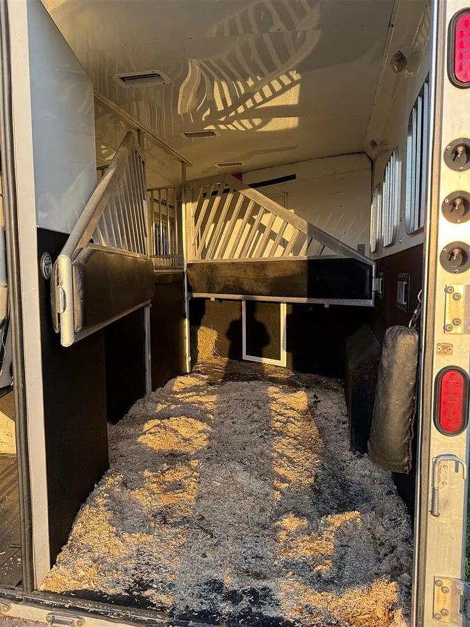 Used 2014 Bison Travel Coach 3 Horse Trailer