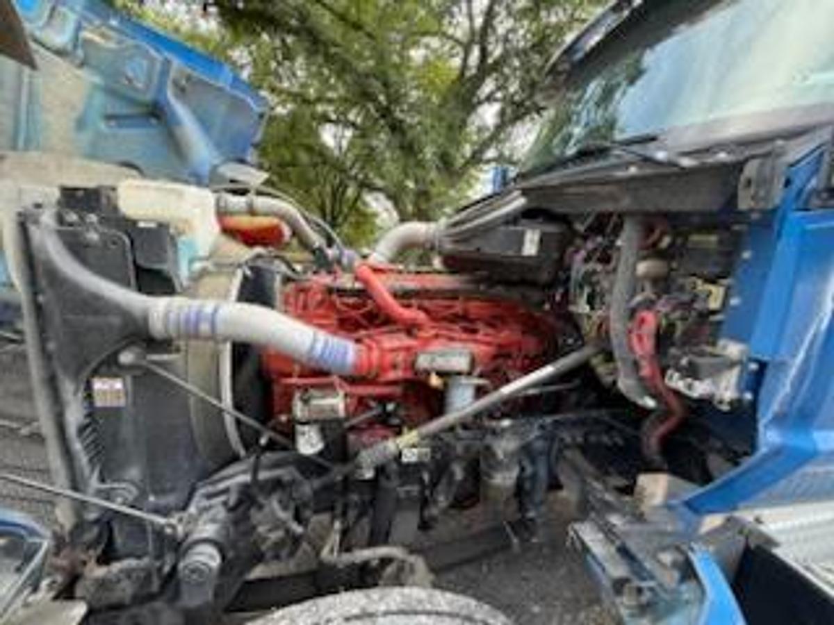 Used 2022 Kenworth W900 Day Cab Semi Truck